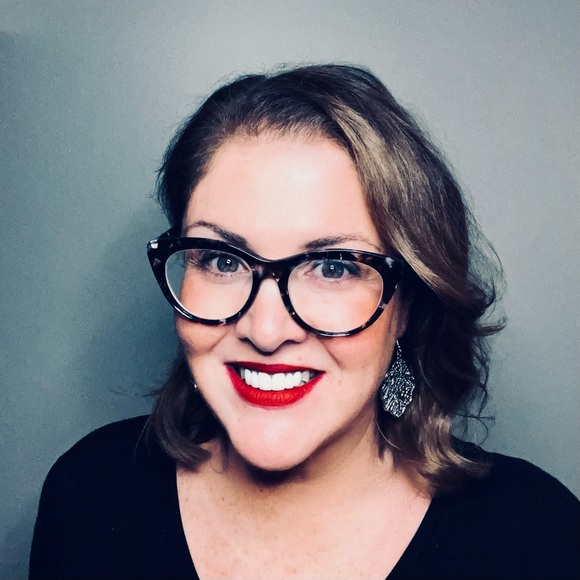 Meet your Posher, Sarah - Picture 1 of 1